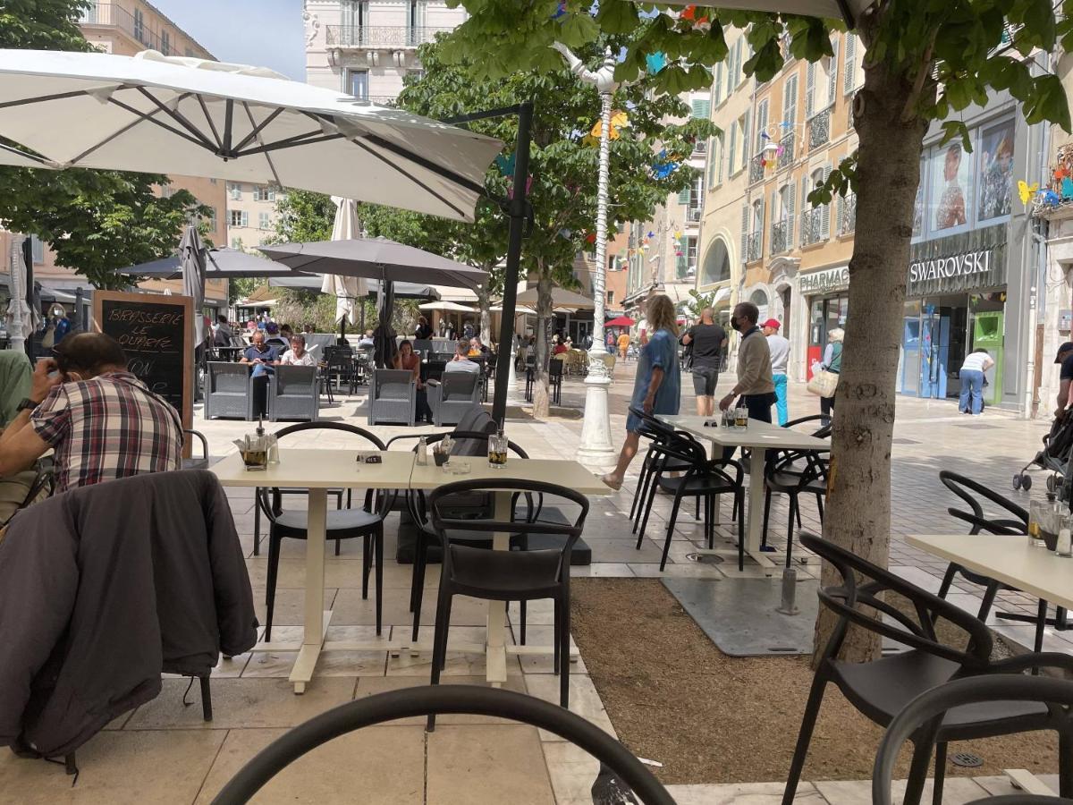 Mignon: Cozy Elevated Apartment in Historic Toulon Exterior photo
