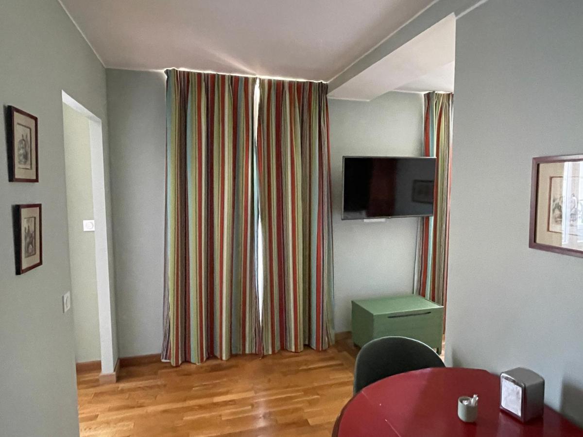 Mignon: Cozy Elevated Apartment in Historic Toulon Exterior photo
