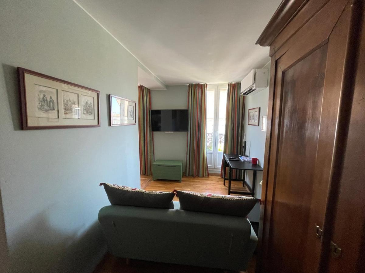 Mignon: Cozy Elevated Apartment in Historic Toulon Exterior photo